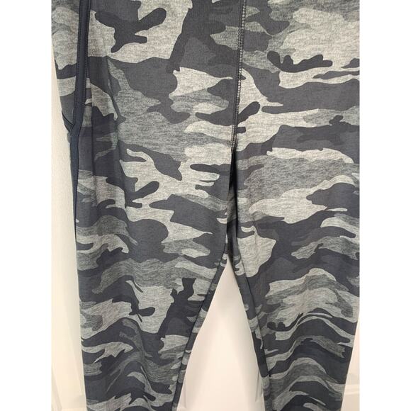 Abercrombie Kids Camouflage Leggings Size 15/16 Gray & Black Polyester/Elastane - Picture 3 of 7